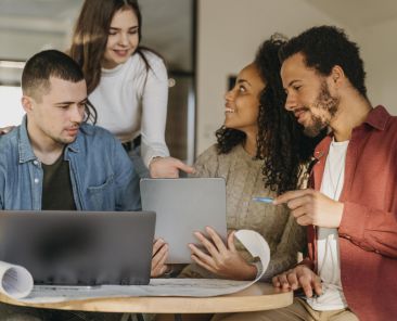 reunion-de-equipo-en-la-oficina